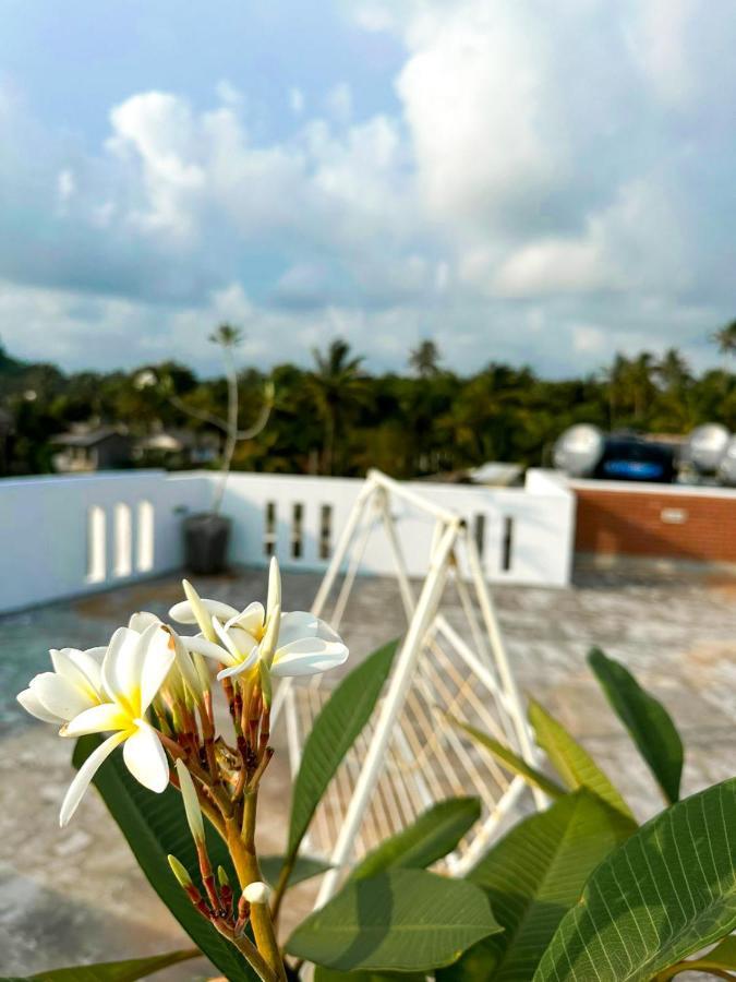 Sunset Sands Хиккадува Экстерьер фото