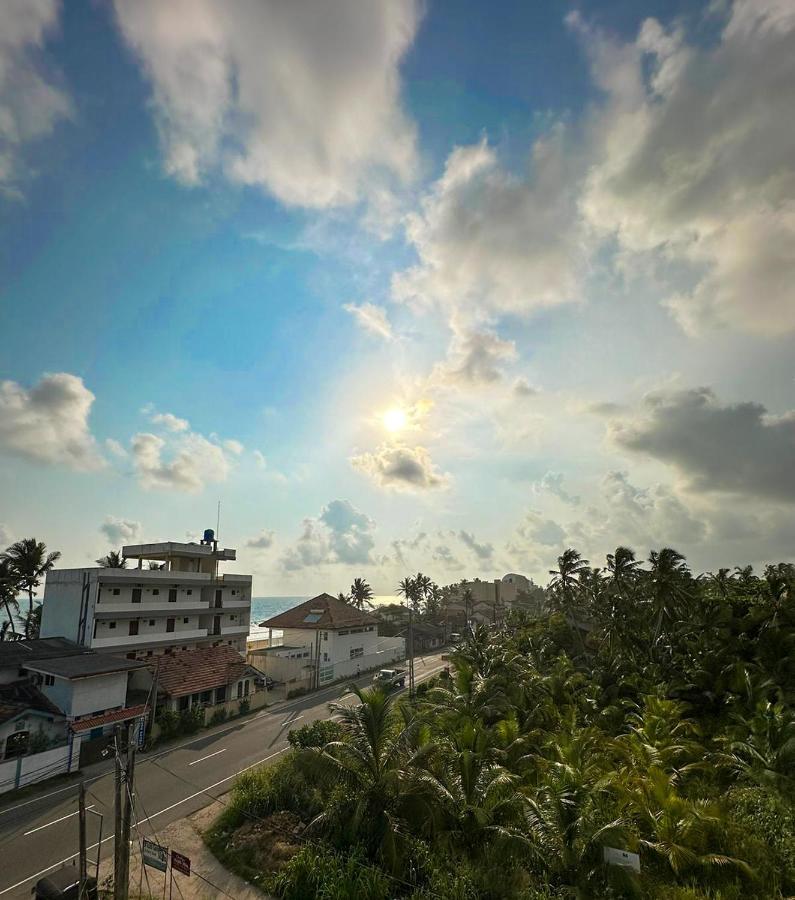 Sunset Sands Хиккадува Экстерьер фото