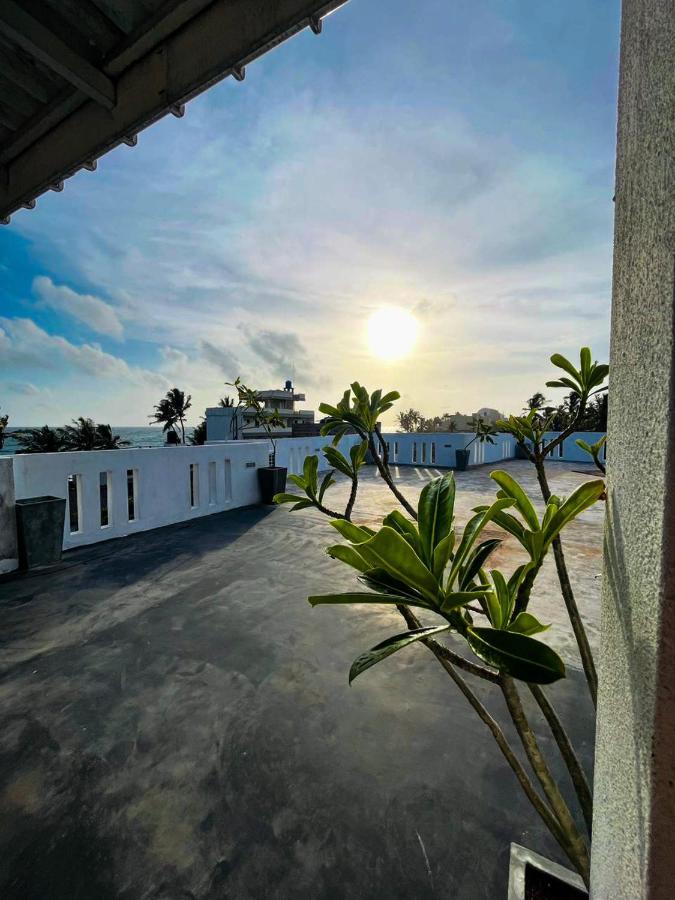 Sunset Sands Хиккадува Экстерьер фото