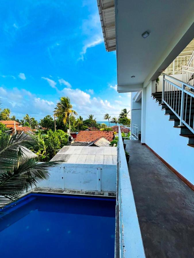 Sunset Sands Хиккадува Экстерьер фото